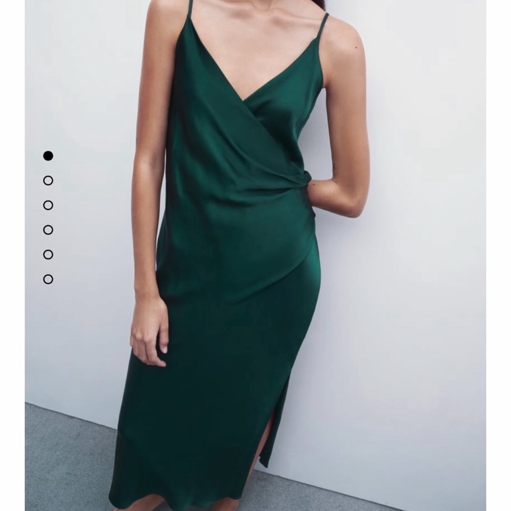 Zara draped v neck dress 💚